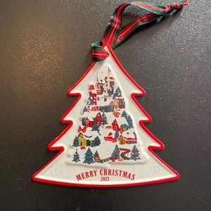 Metal ornament from the Walt’s Lodge collection